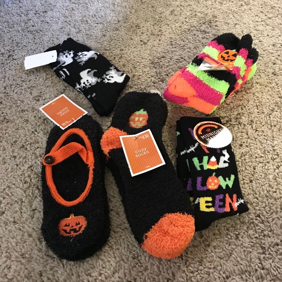 Bundle Of 6 Halloween Socks NWT - Picture 1 of 4